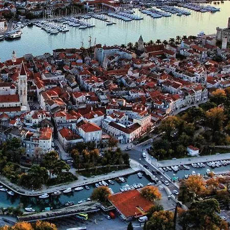 Boris St - Two Bedroom With Terrace And Jacuzzi