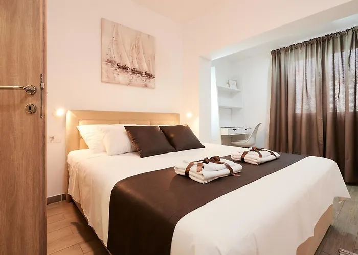 Boris St - Two Bedroom With Terrace And Jacuzzi Trogir