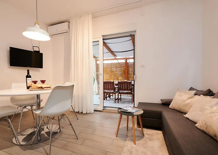 Boris St - Two Bedroom With Terrace And Jacuzzi *