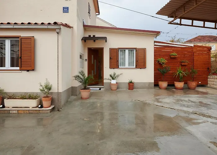 Boris St - Two Bedroom With Terrace And Jacuzzi Apartment Trogir