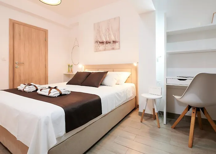 Boris St - Two Bedroom With Terrace And Jacuzzi * Trogir