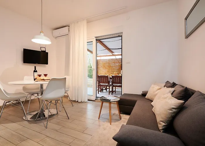 Boris St - Two Bedroom With Terrace And Jacuzzi *