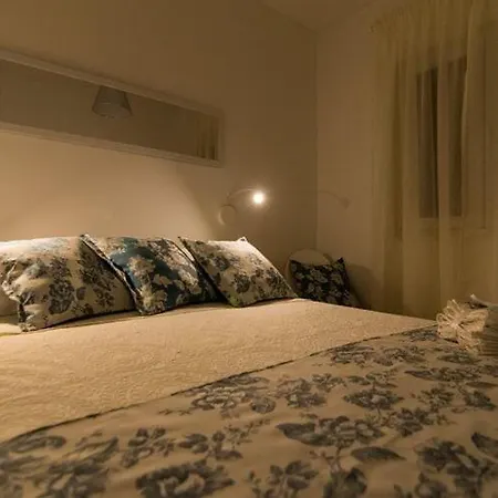 Boris St - Two Bedroom With Terrace And Jacuzzi Apartment Trogir