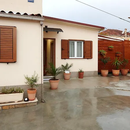 Apartment Boris St - Two Bedroom With Terrace And Jacuzzi *