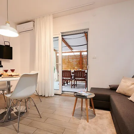Boris St - Two Bedroom With Terrace And Jacuzzi *