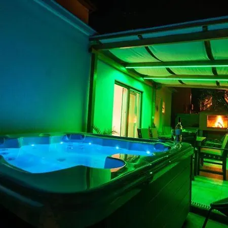 Apartment Boris St - Two Bedroom With Terrace And Jacuzzi Trogir