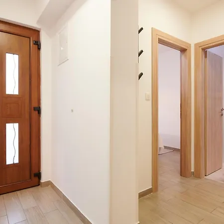 Boris St - Two Bedroom With Terrace And Jacuzzi Apartment
