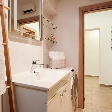 Boris St - Two Bedroom With Terrace And Jacuzzi * Trogir