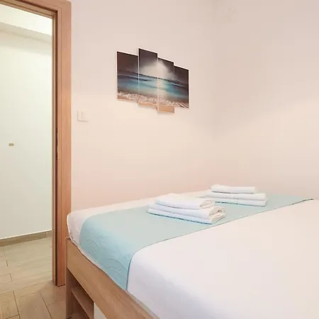 Boris St - Two Bedroom With Terrace And Jacuzzi Apartment Trogir