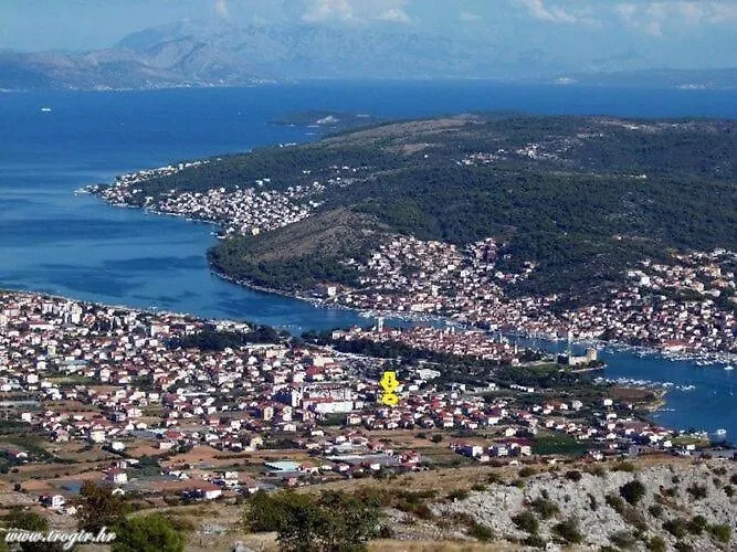 Boris St - Two Bedroom With Terrace And Jacuzzi * Trogir