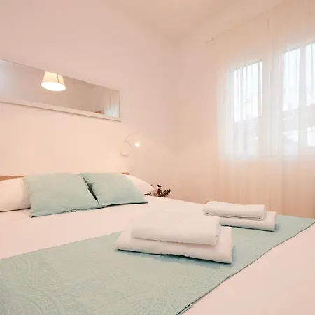 Daire Boris St - Two Bedroom With Terrace And Jacuzzi Trogir