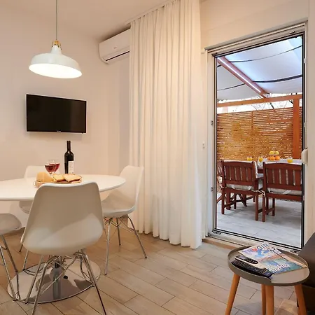 Boris St - Two Bedroom With Terrace And Jacuzzi Daire