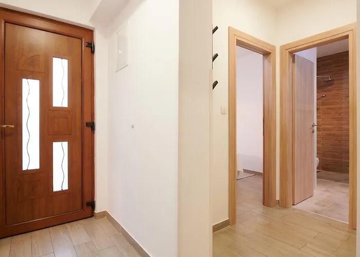 Boris St - Two Bedroom With Terrace And Jacuzzi Lägenhet