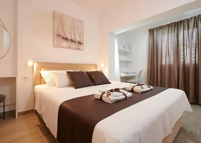 Boris St - Two Bedroom With Terrace And Jacuzzi Lägenhet