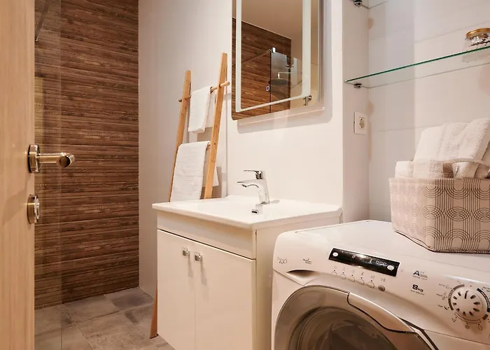 Lägenhet Boris St - Two Bedroom With Terrace And Jacuzzi Trogir